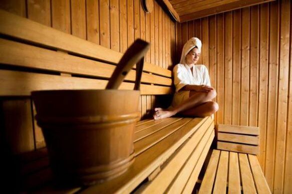 ခန္ဓာကိုယ်အလေးချိန်လျှော့ချရန် bathhouse သို့အလည်အပတ်ခရီး